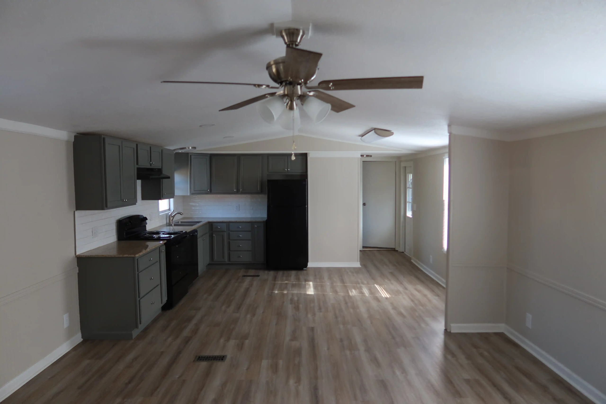 124 North Violet St (2) – Living_Kitchen(1)