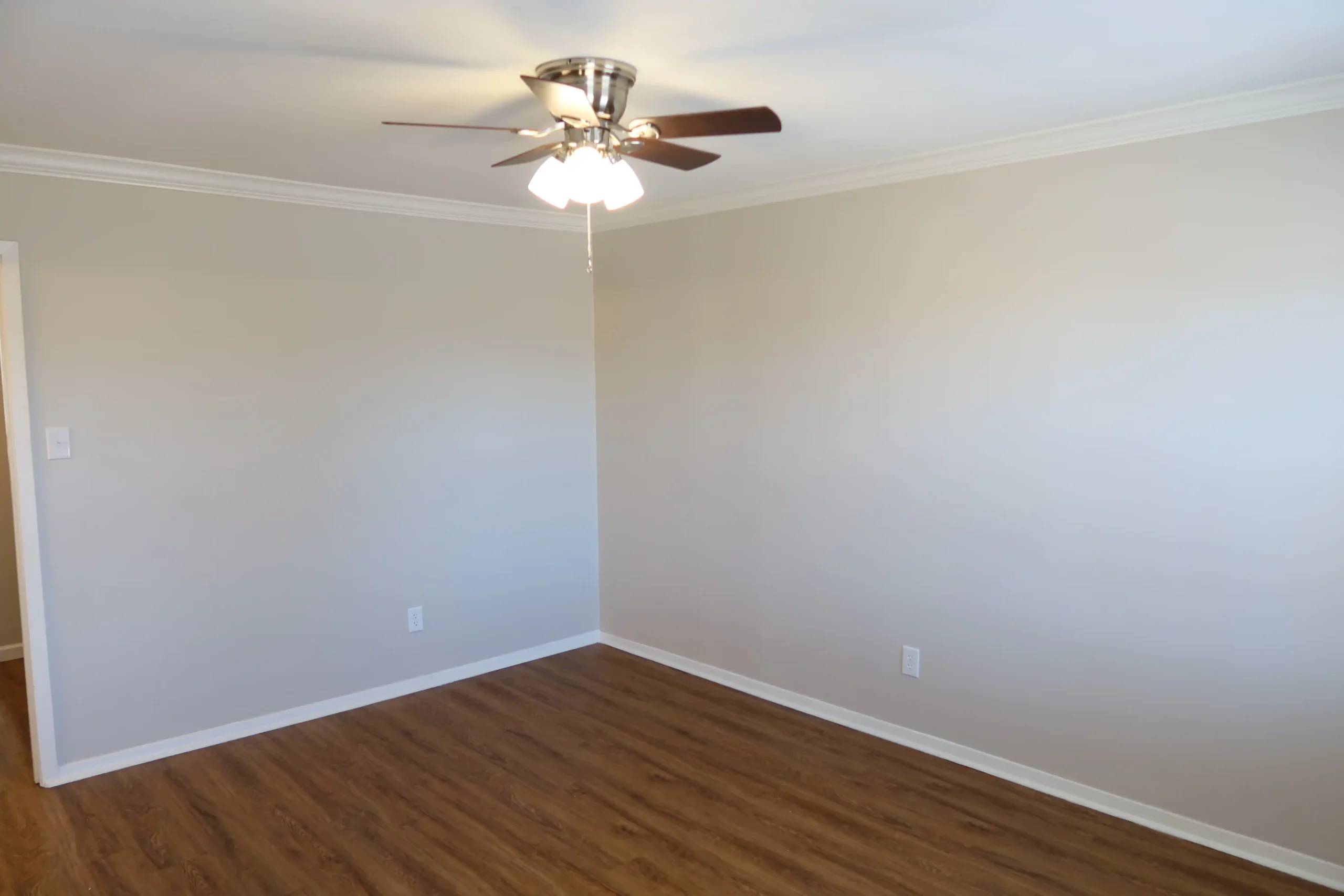 430 Erin St – Second Bedroom(2)